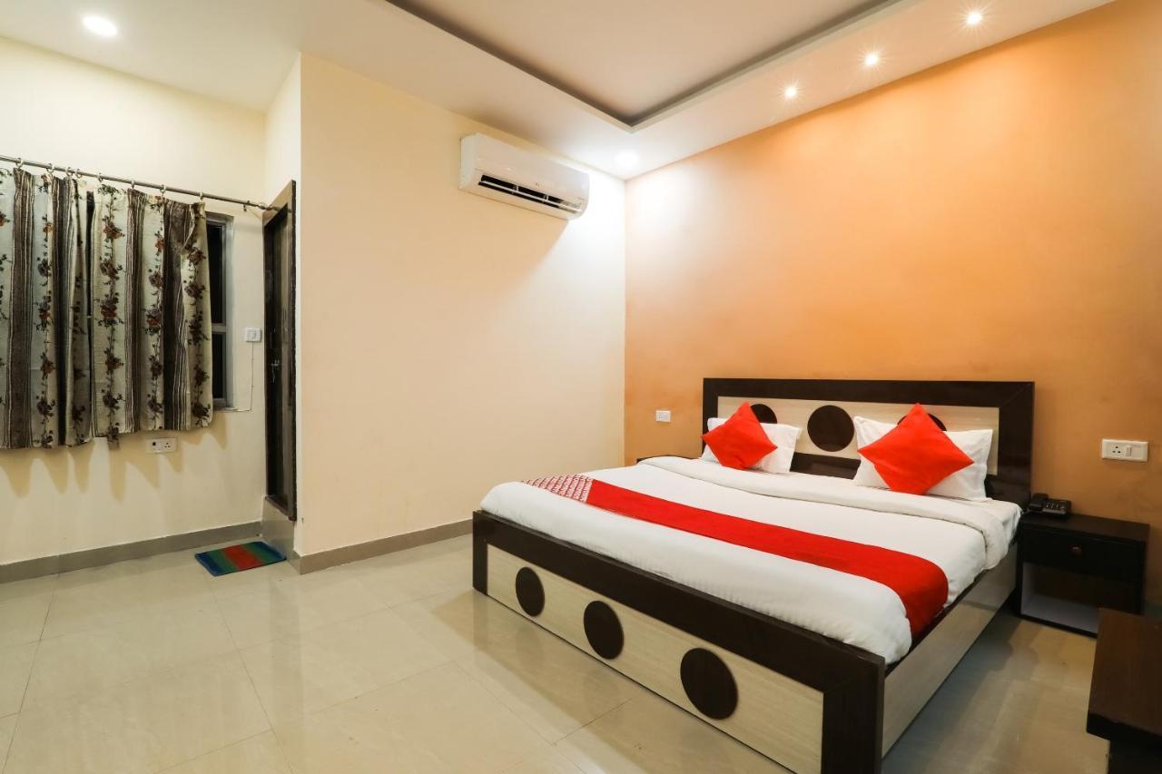 Oyo Flagship Krishna Regency Near Chaudhary Charan Singh International Airport Hotel Bijnaur Exterior photo